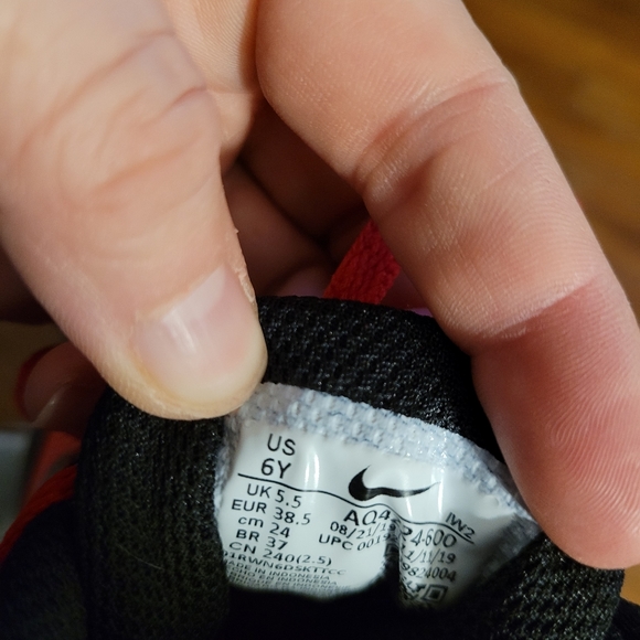 Nike team hustle shoes - Picture 4 of 4